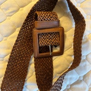 Banana republic brown woven leather belt. Size XS.
